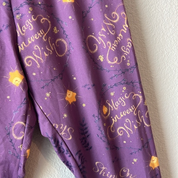 Disney "Wish" Graphic Leggings - Picture 3 of 6